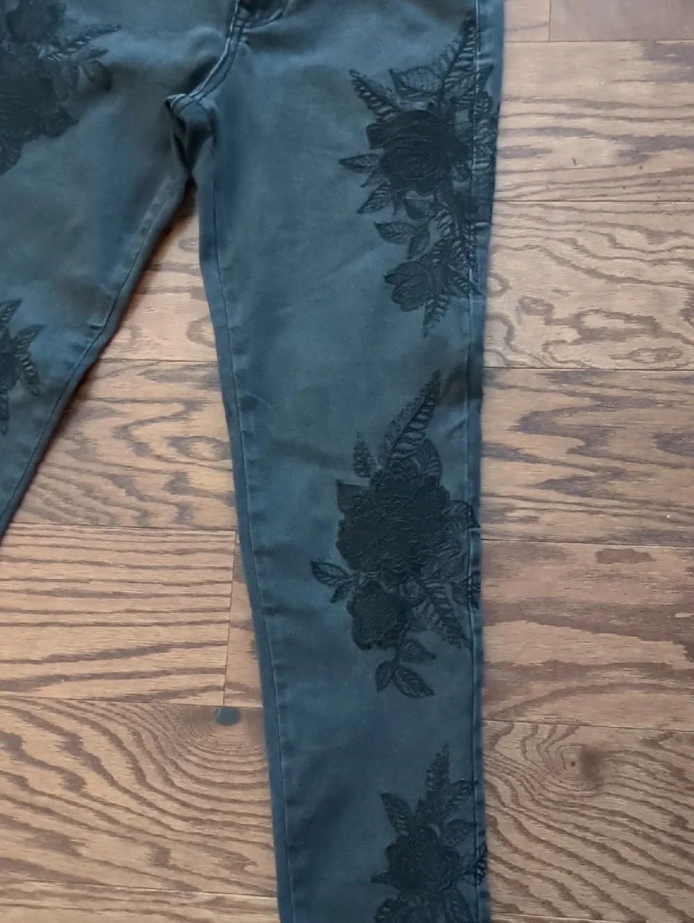 Embroidered Pants - Picture 2 of 6